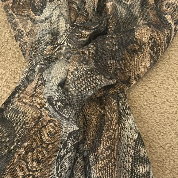 Brown and Black Scarf with Rustic Charm - Picture 2 of 5